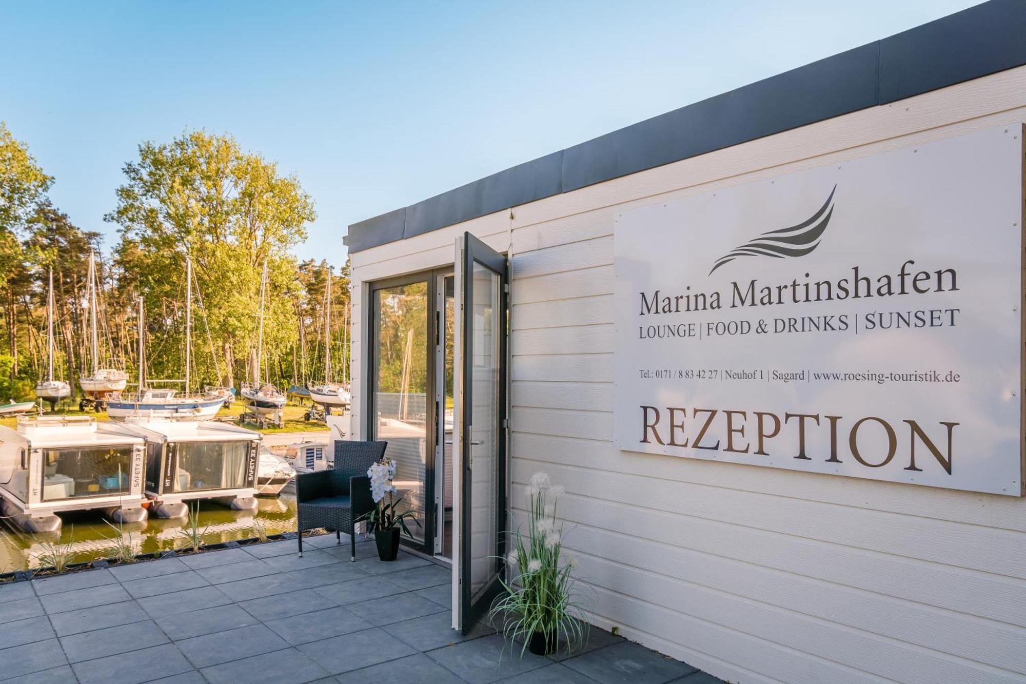 Готель Marina Martinshafen - Lotsenhaus Neuhof  Екстер'єр фото